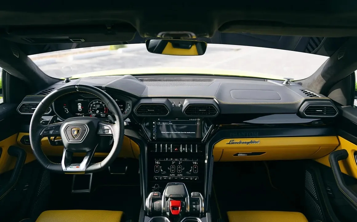 LAMBORGHINI URUS - image 7