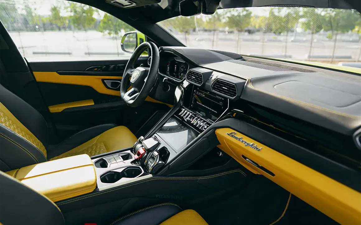 LAMBORGHINI URUS - image 5