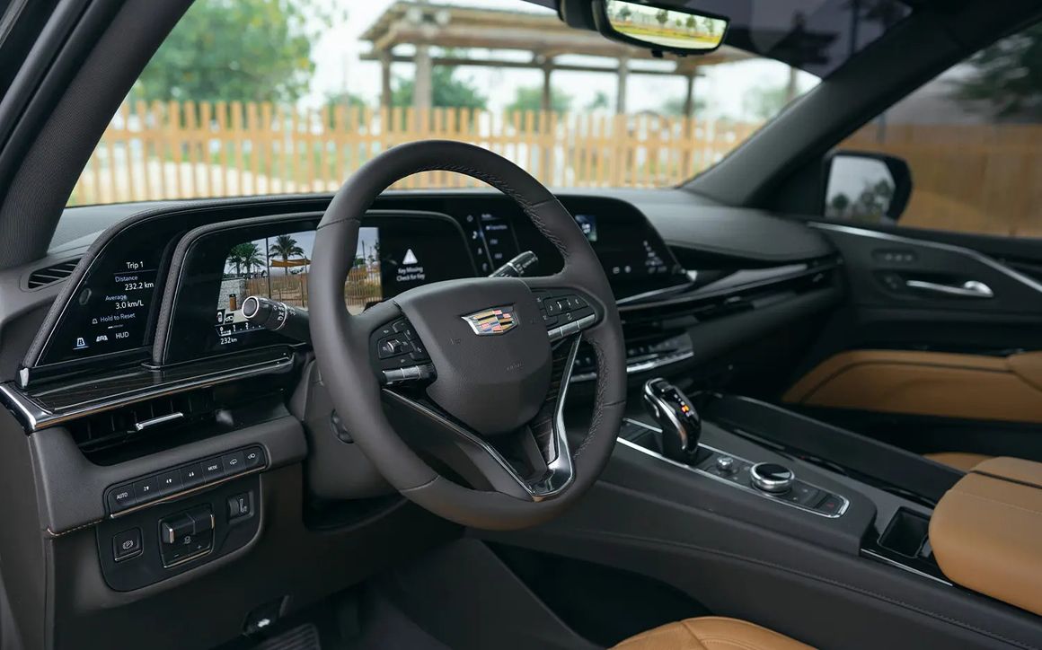 CADILLAC ESCALADE - image 8