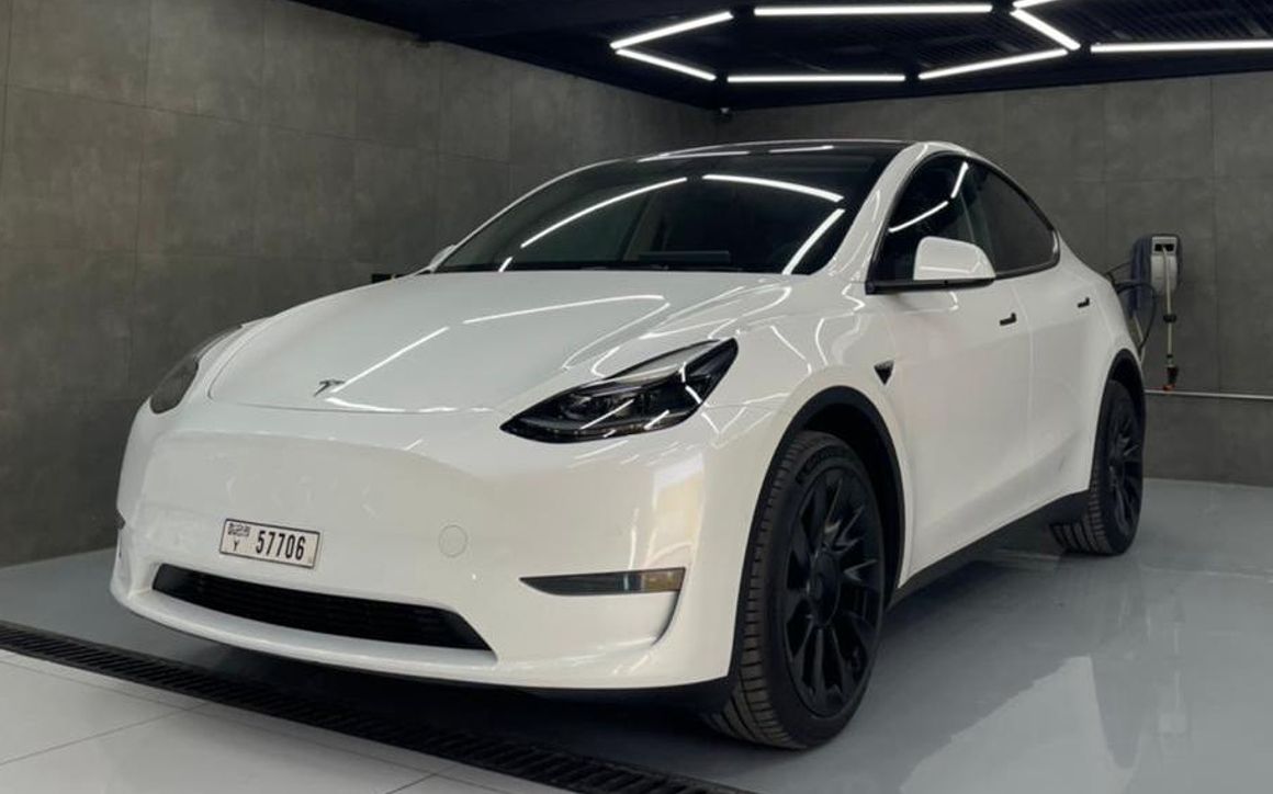 Tesla Model Y - image 1