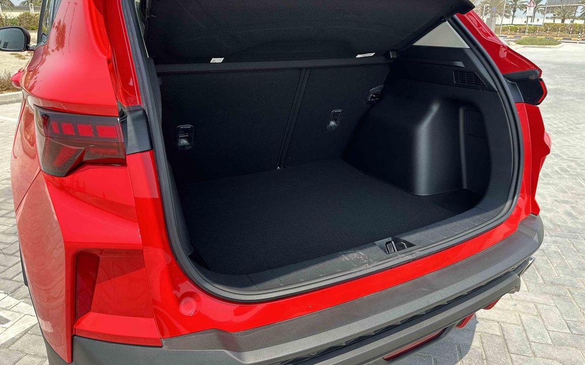Geely Coolray Mid Option 2024 - image 4