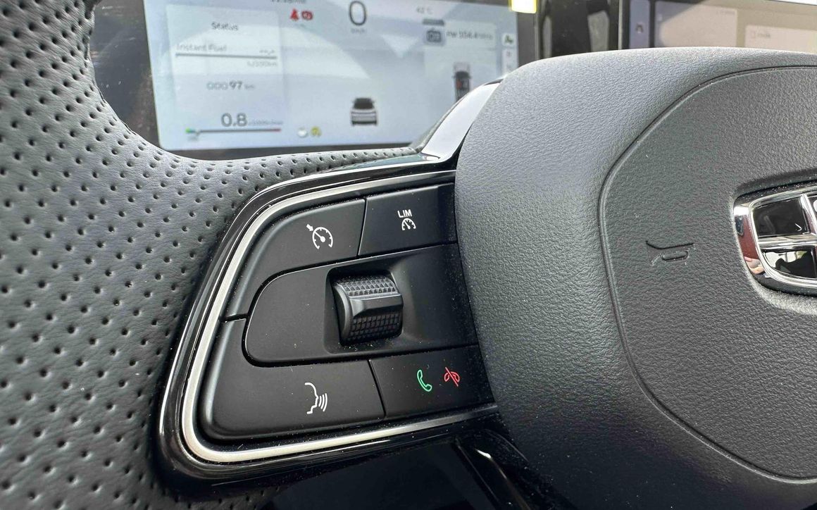 Geely Coolray Mid Option 2024 - image 9
