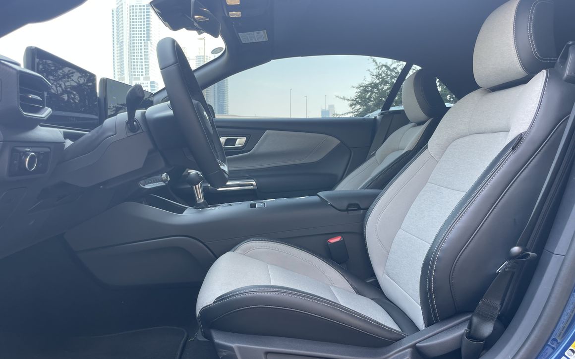 Ford Mustang - image 11