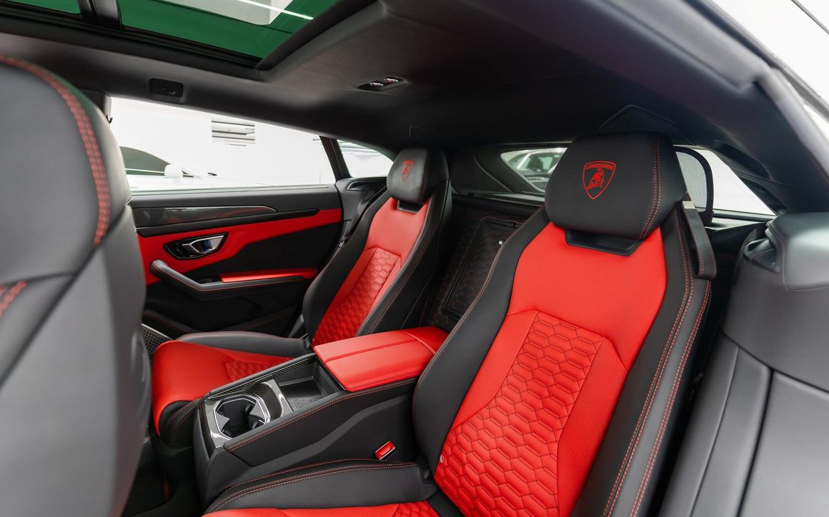 Lamborghini  URUS - image 6