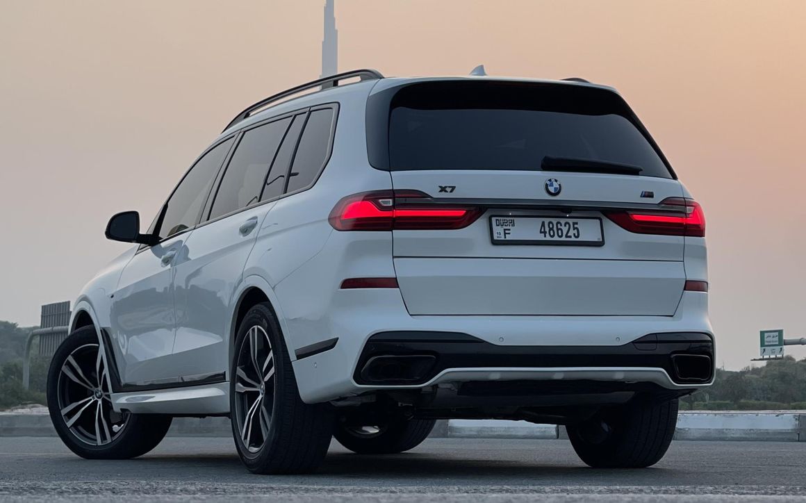 BMW X7 - image 4