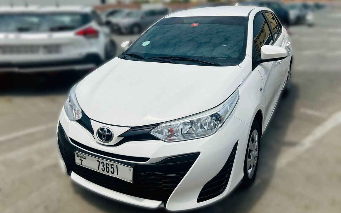 TOYOTA YARIS 1.3 - image 1