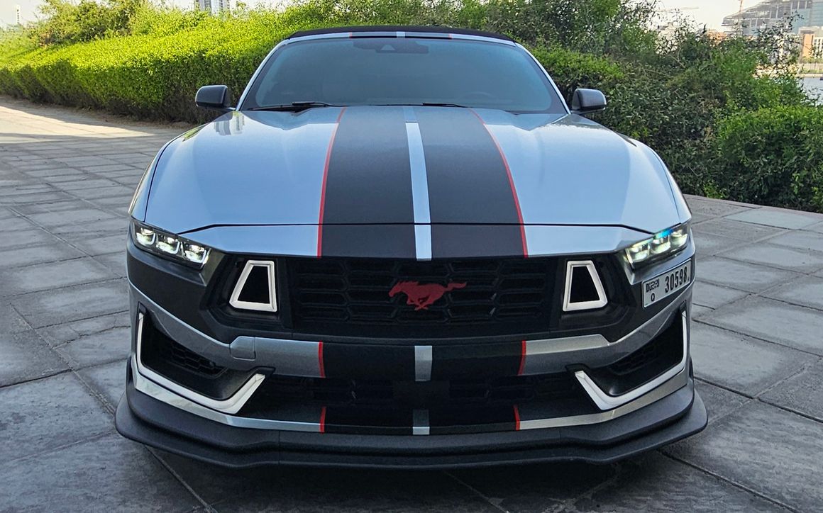Ford Mustang Convertible - image 3