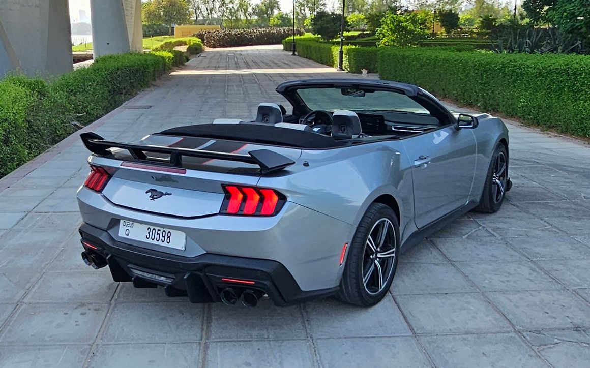 Ford Mustang Convertible - image 6