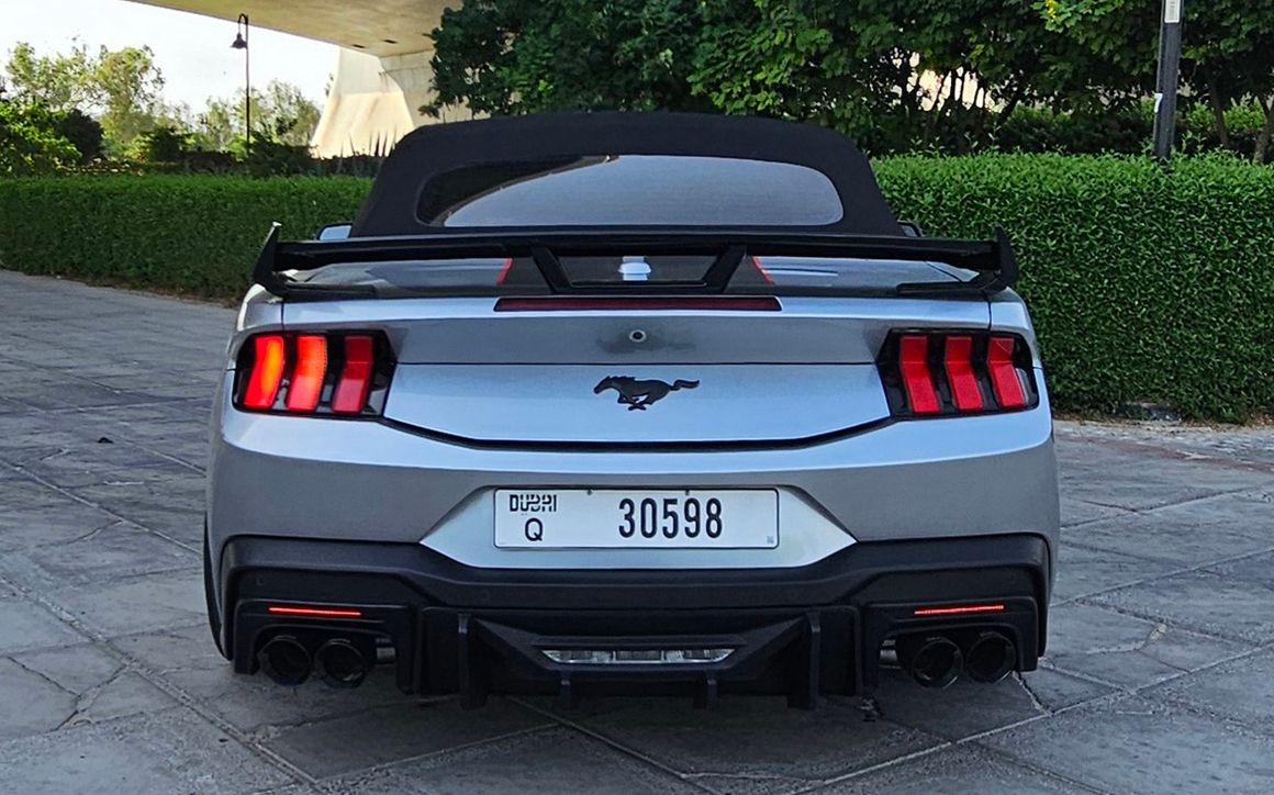 Ford Mustang Convertible - image 7