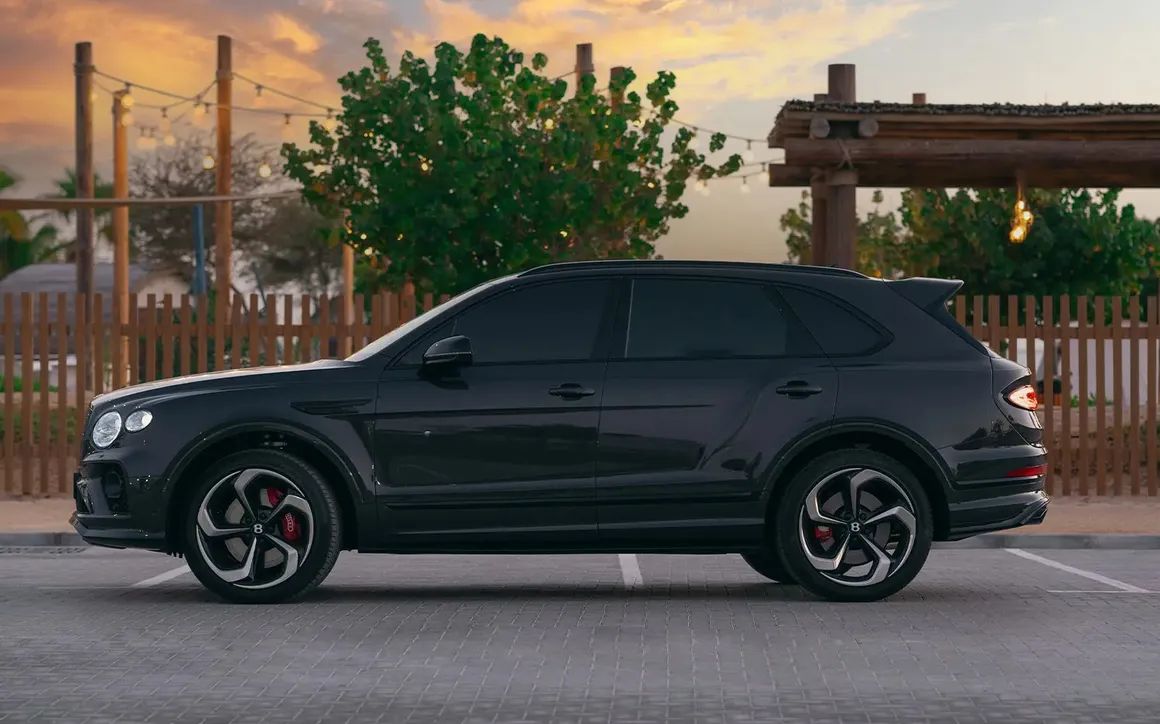 Bentley BENTAYGA - image 2