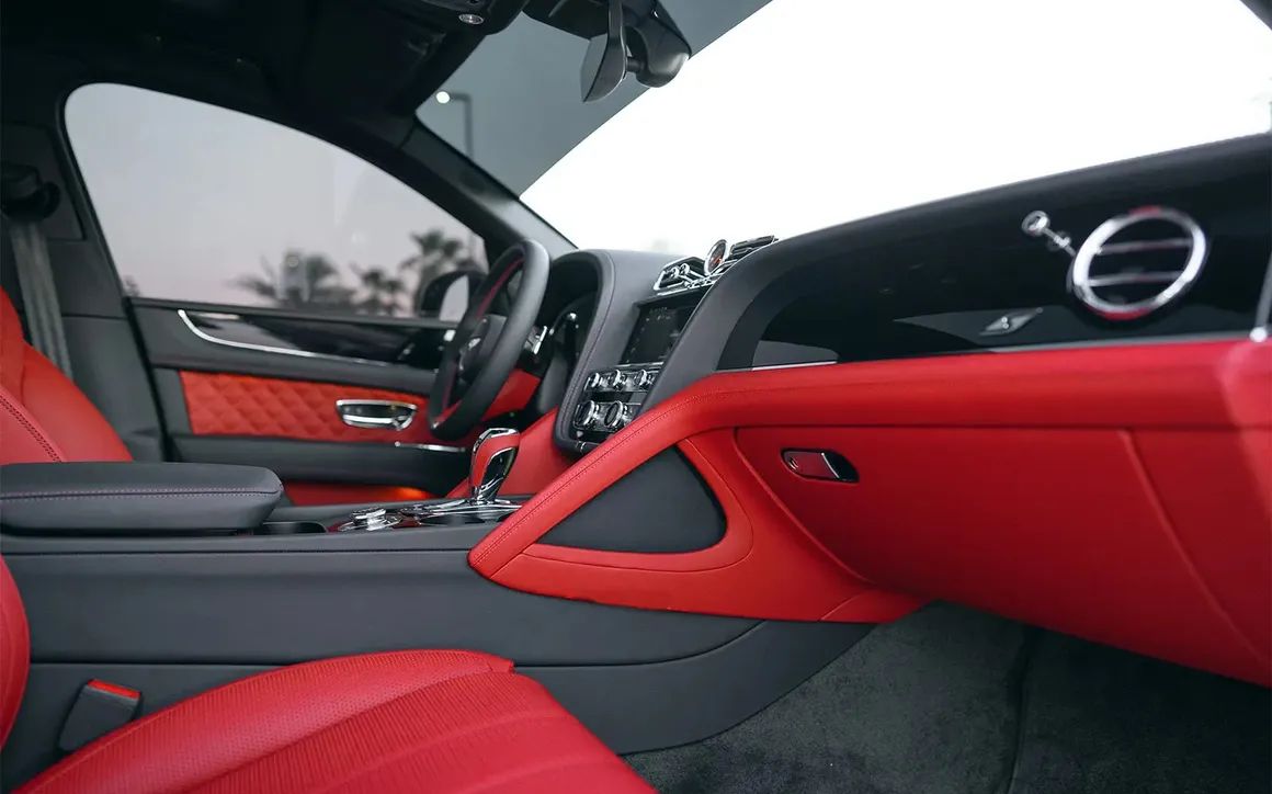 Bentley BENTAYGA - image 6