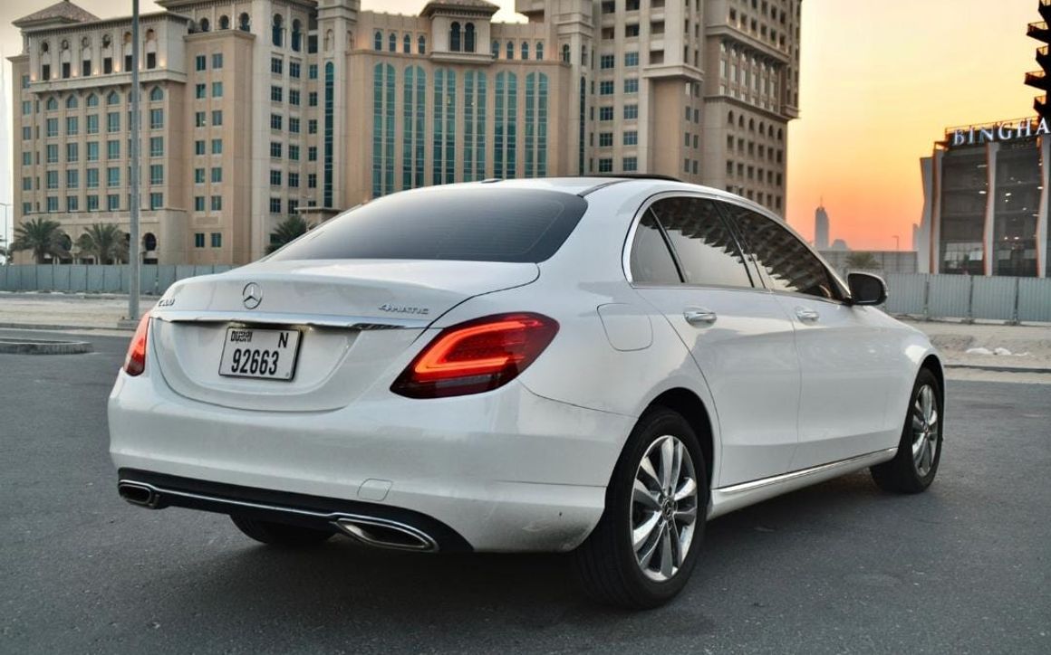 Mercedes C300 - image 6