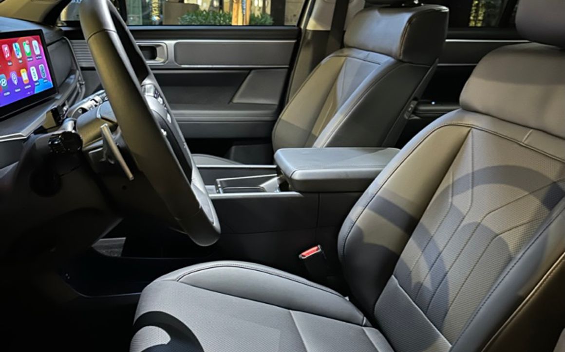 Hyundai Santa Fe - image 13
