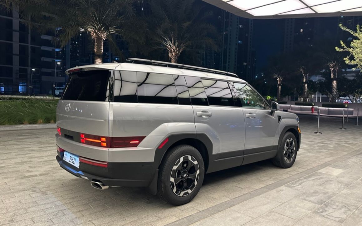 Hyundai Santa Fe - image 8