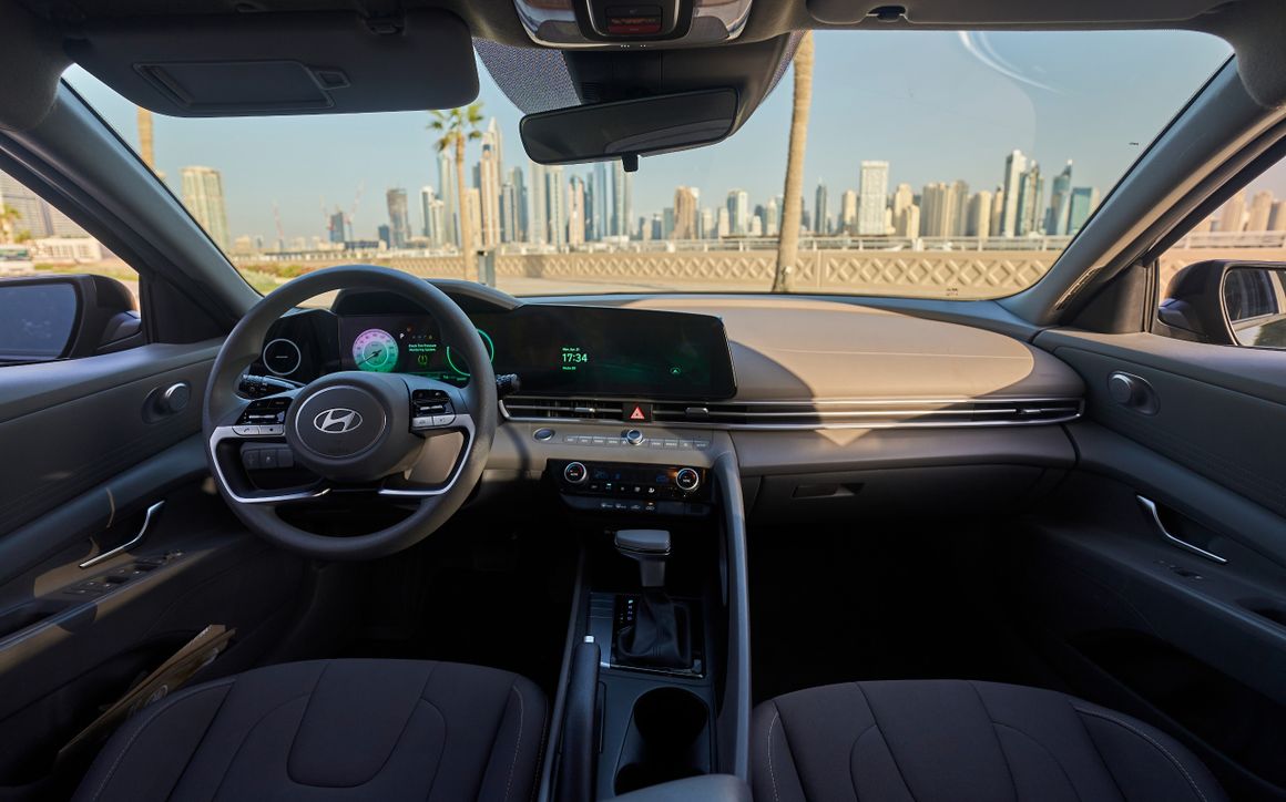 HYUNDAI ELANTRA - image 5