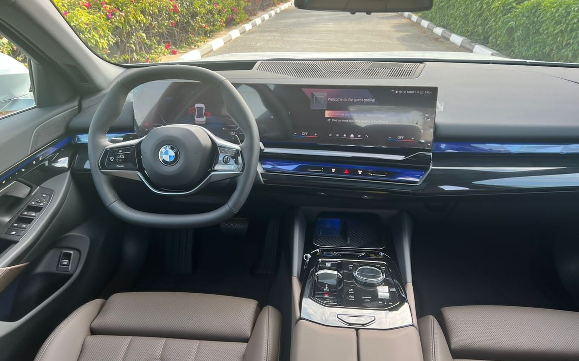 BMW 5 Series - image 9