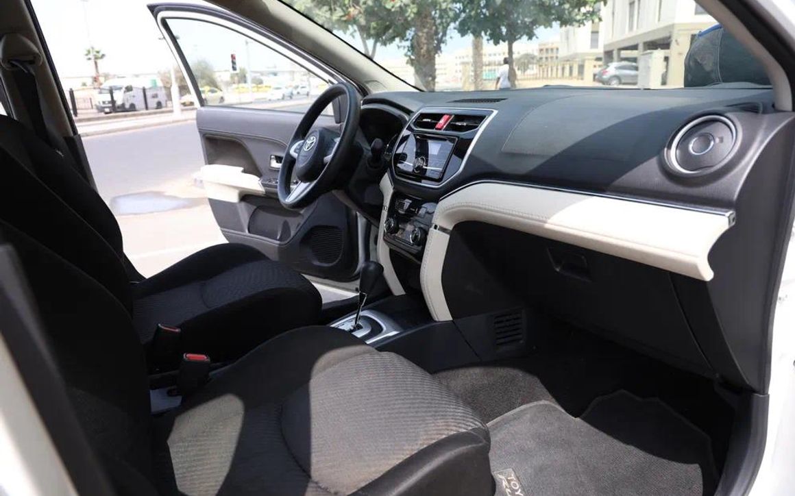 Toyota Rush - image 15