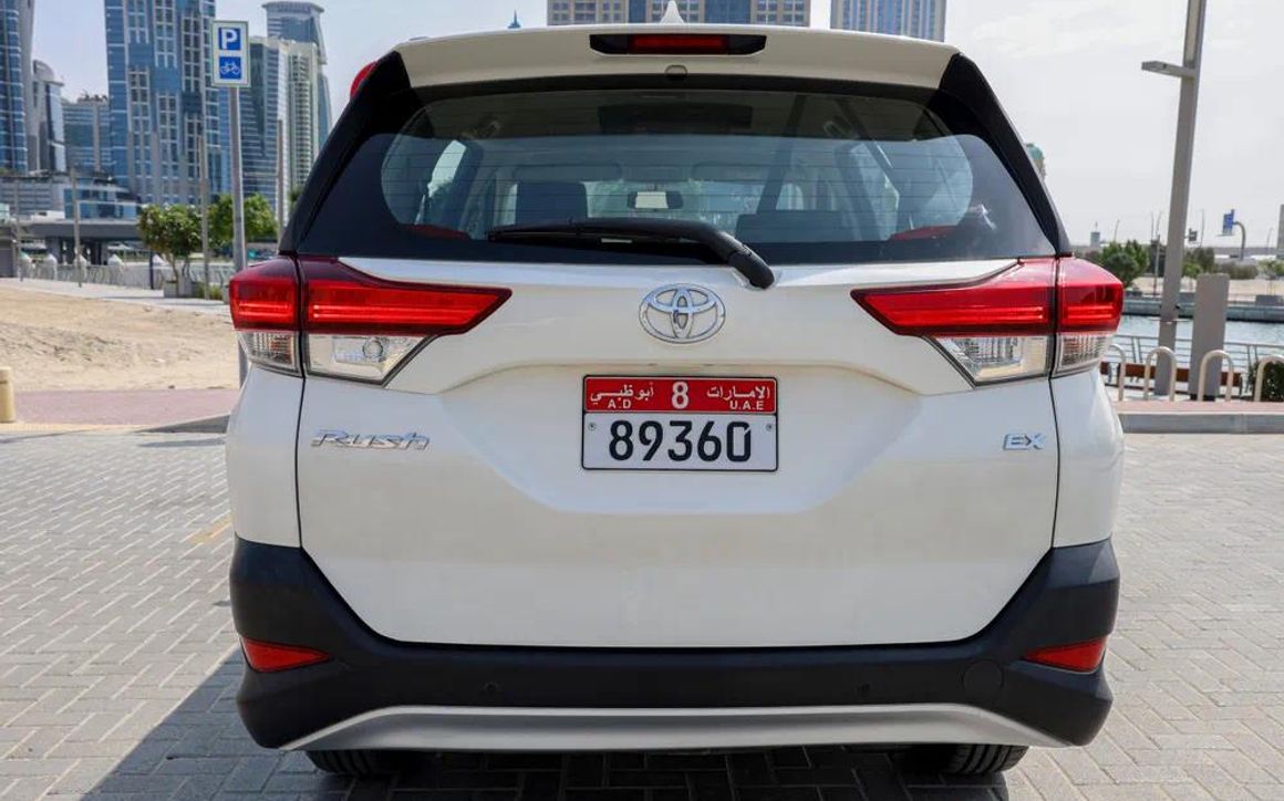 Toyota Rush - image 8