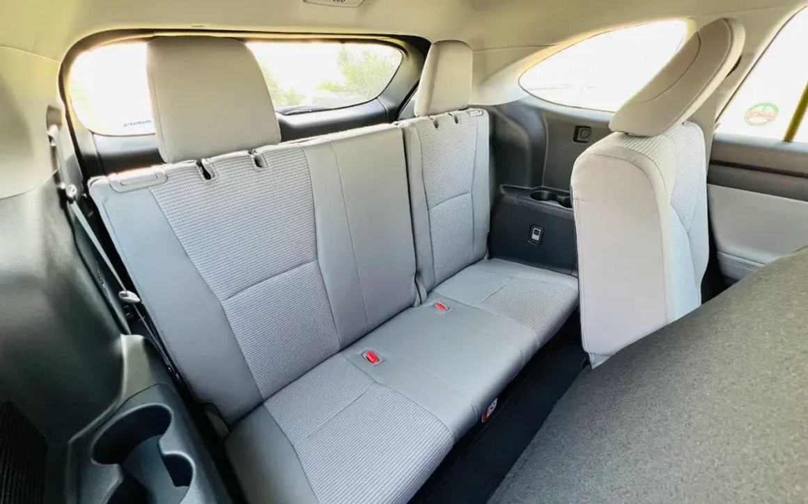 TOYOTA HIGHLANDER HYBRID - image 8
