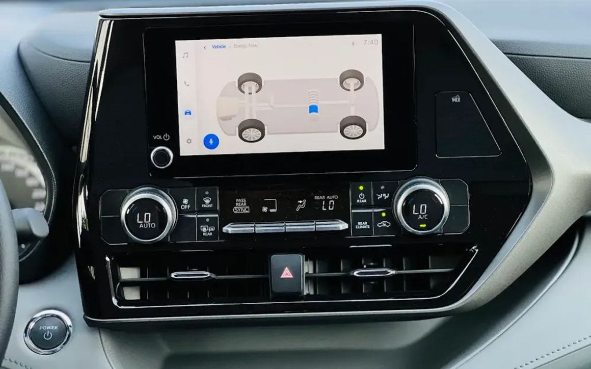 TOYOTA HIGHLANDER HYBRID - image 10