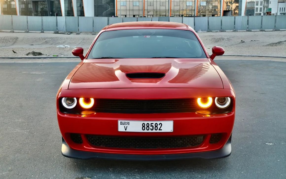 Dodge Challenger - image 2