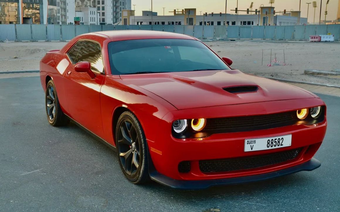 Dodge Challenger - image 3