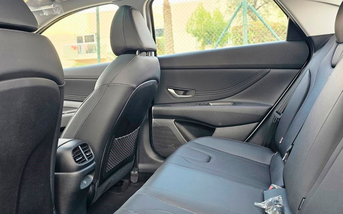 HYUNDAI ELANTRA - image 6
