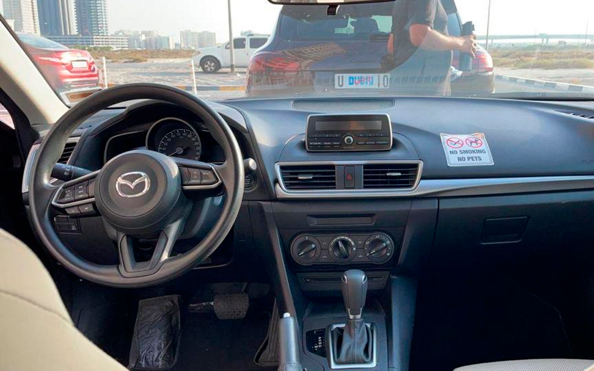 Mazda 3 - image 5