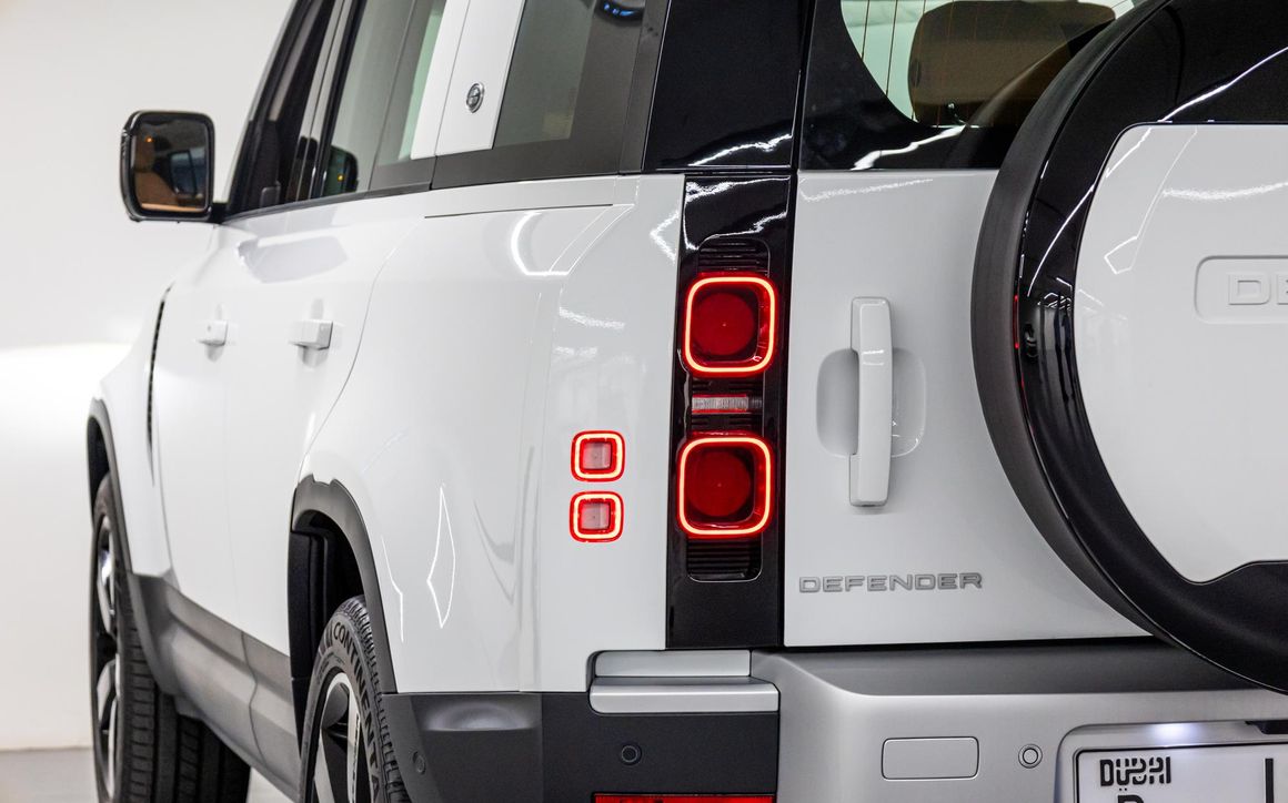 Land Rover Defender V6 110 - image 7