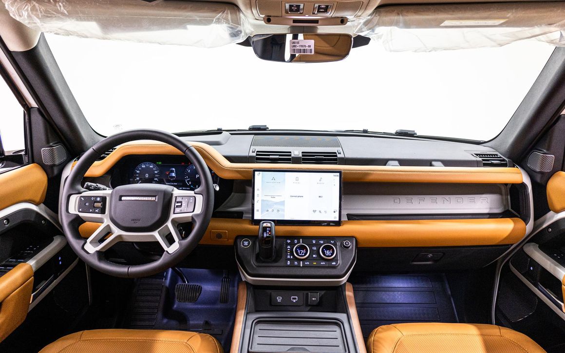 Land Rover Defender V6 110 - image 11