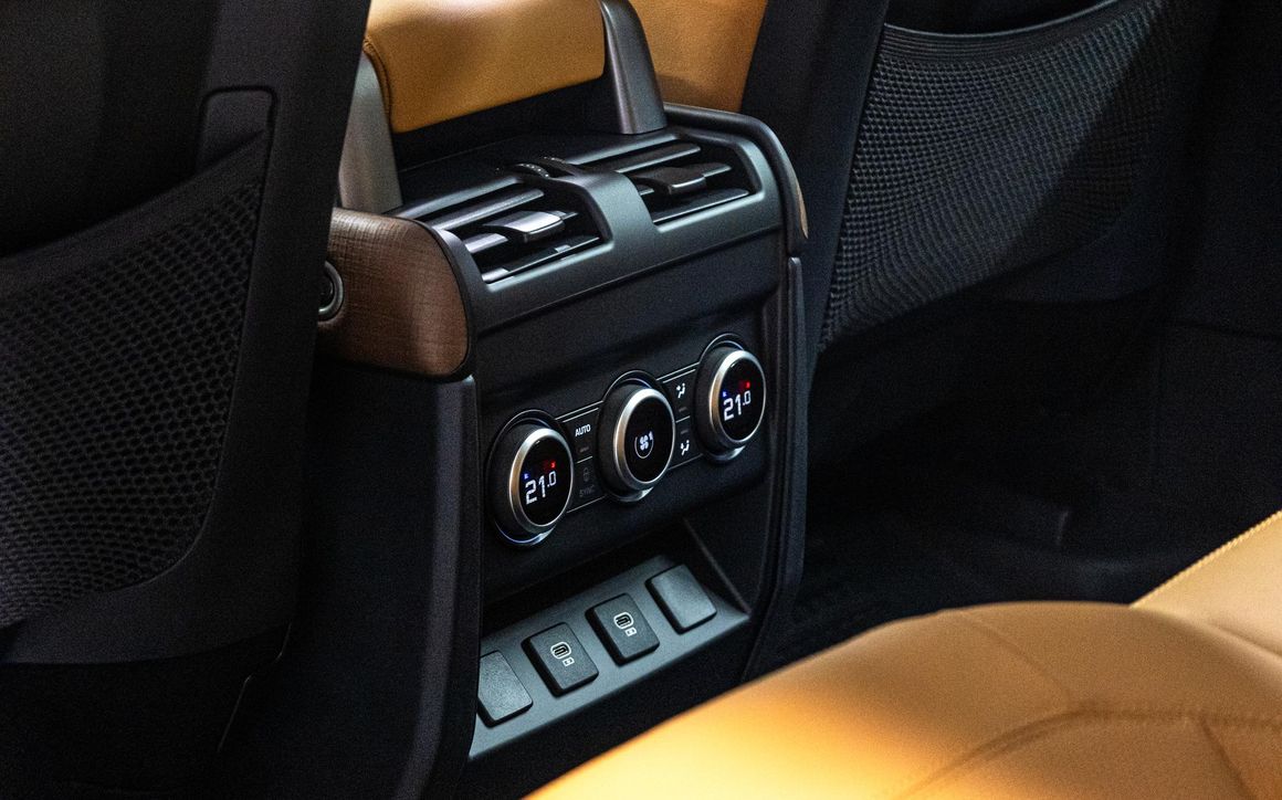 Land Rover Defender V6 110 - image 15