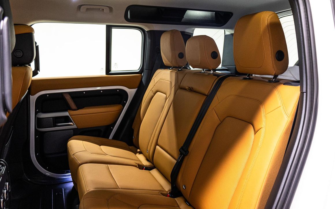 Land Rover Defender V6 110 - image 14
