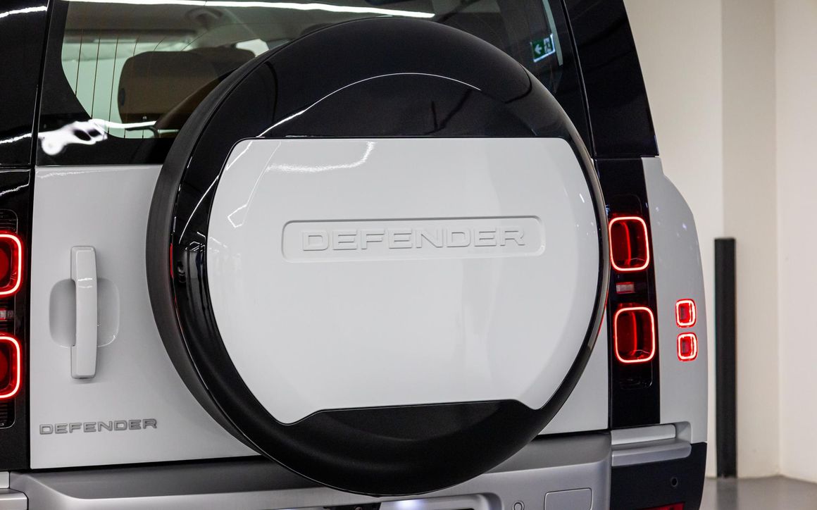 Land Rover Defender V6 110 - image 8