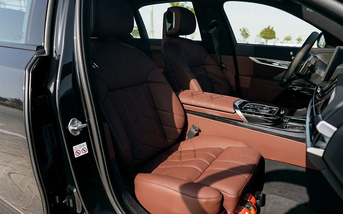 BMW 740Li - image 9