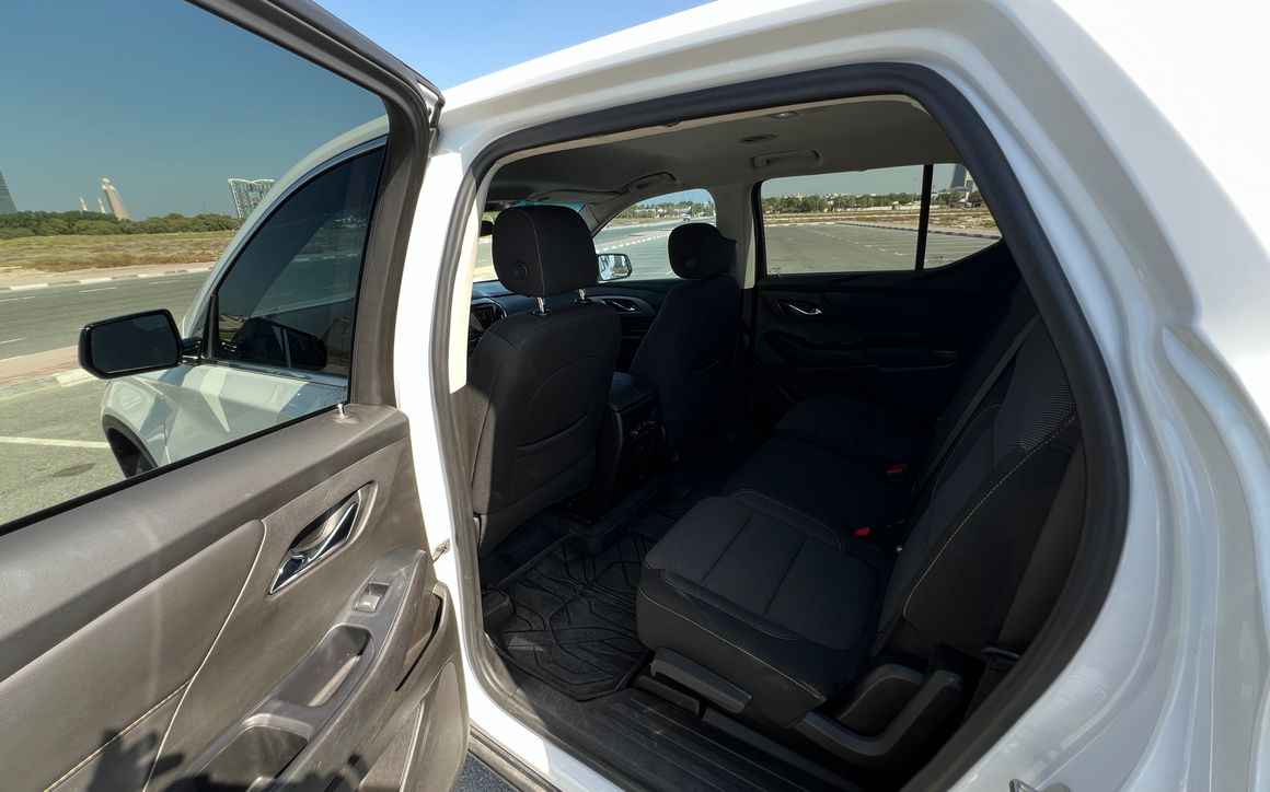 Chevrolet Traverse - image 8
