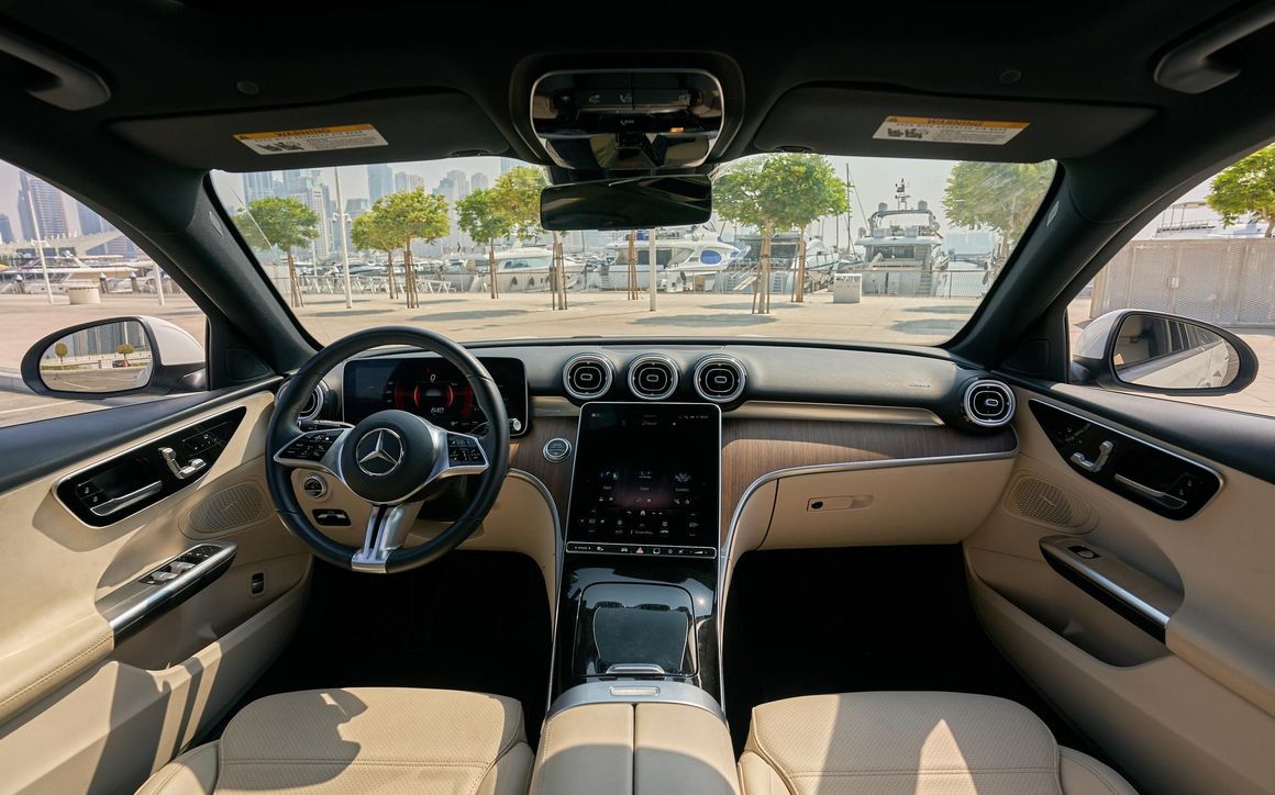 Mercedes-Benz C300 - image 5