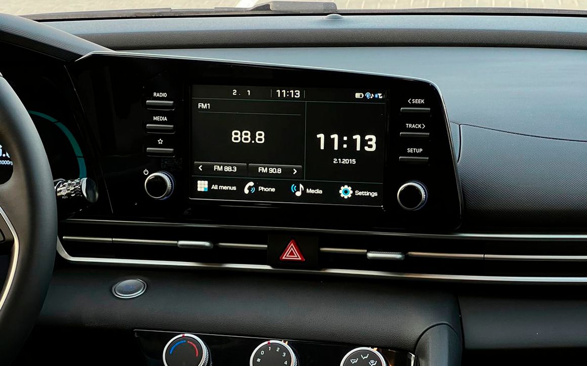 HYUNDAI ELANTRA - image 9