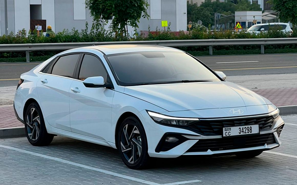 HYUNDAI ELANTRA - image 1