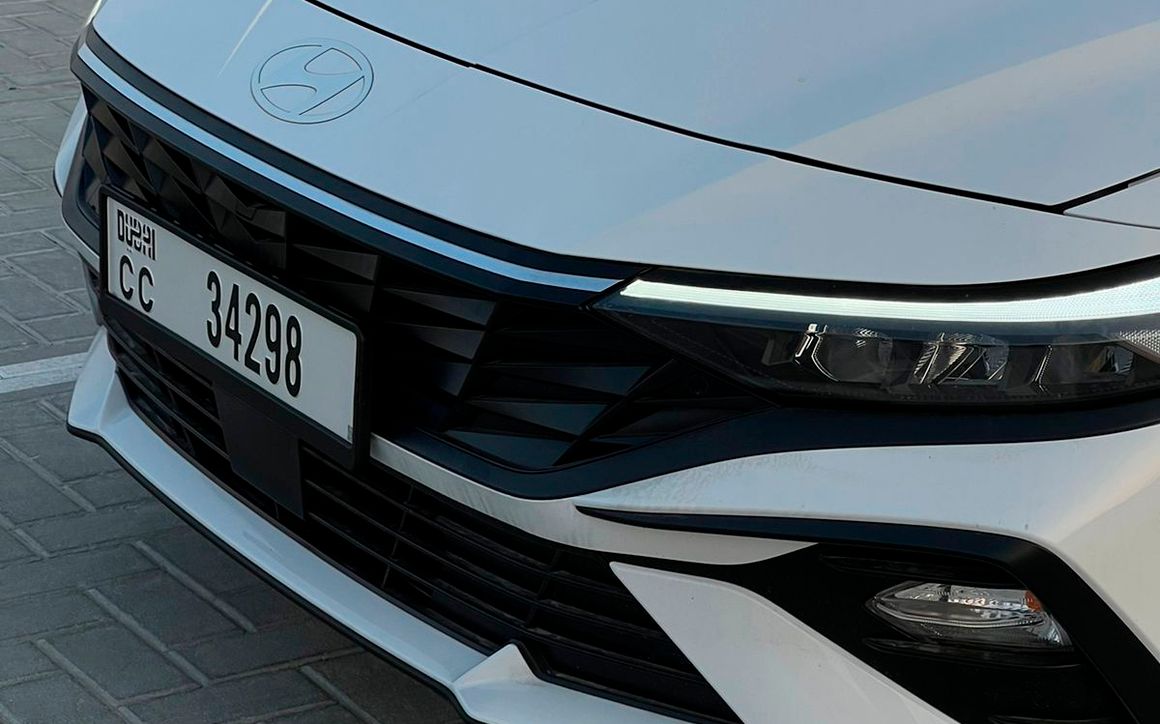 HYUNDAI ELANTRA - image 5