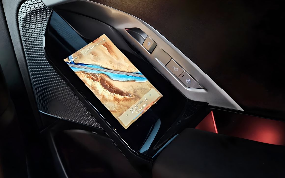 BMW 740i - image 12