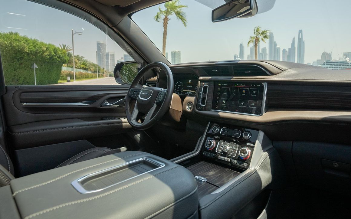 GMC Yukon Denali - image 8