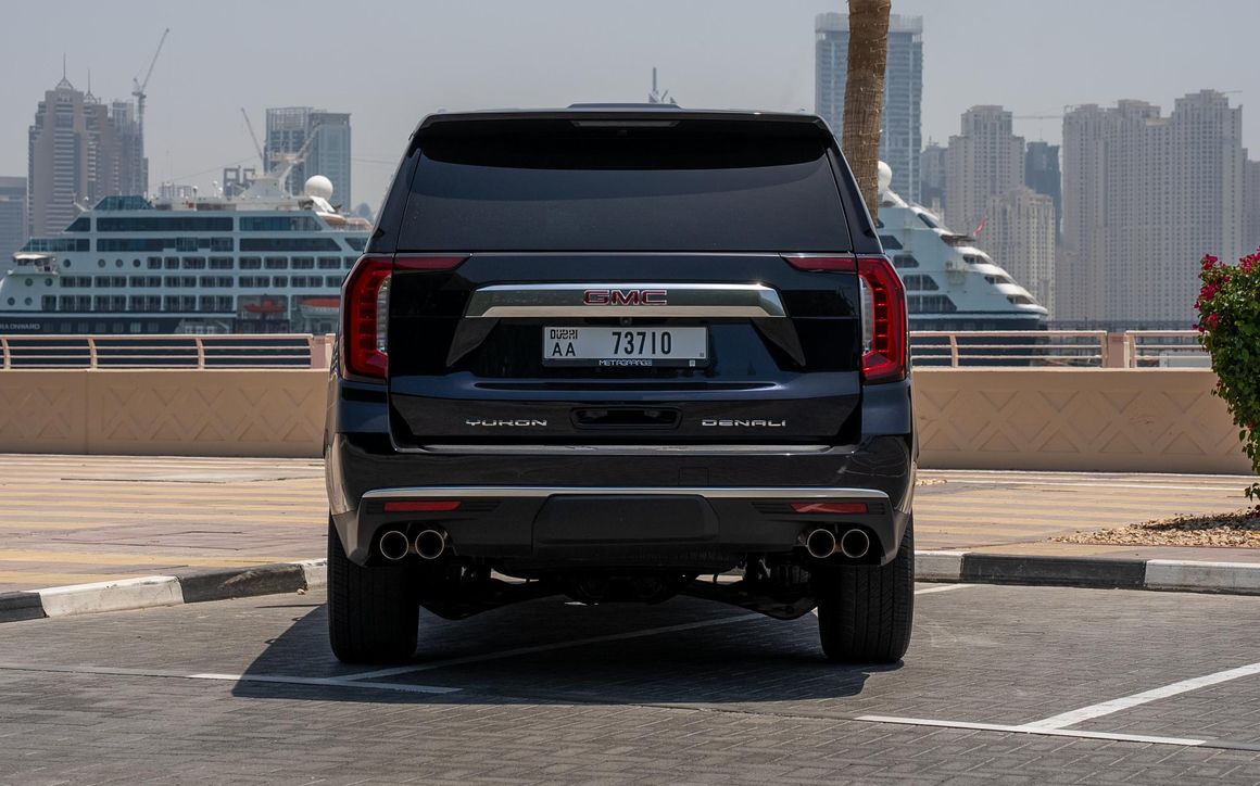 GMC Yukon Denali - image 5