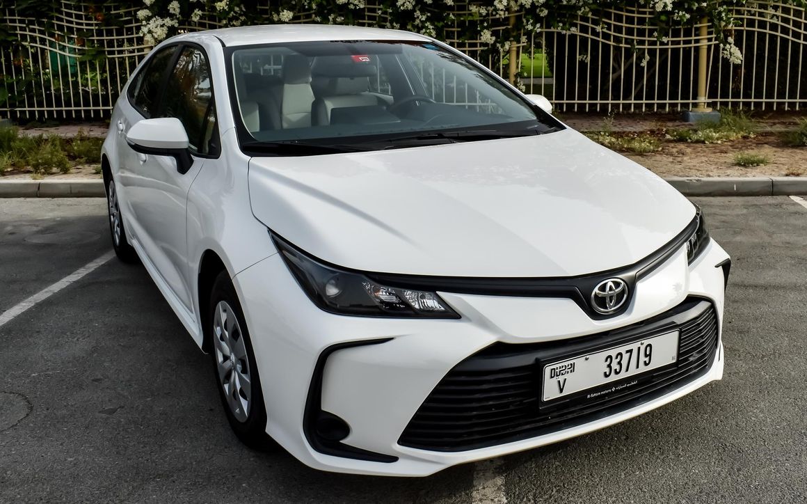 Toyota Corolla - image 2