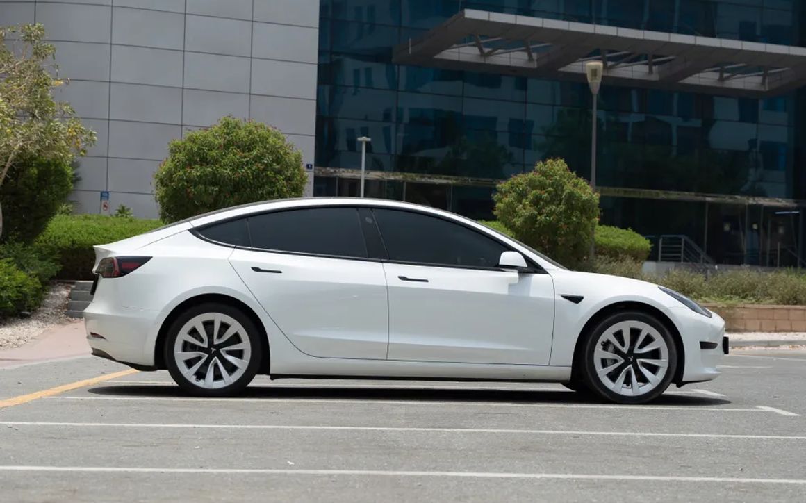 Tesla Model 3 Standard - image 4