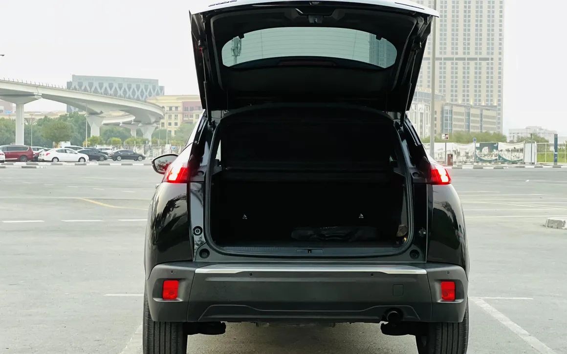 PEUGEOT 2008 - image 5