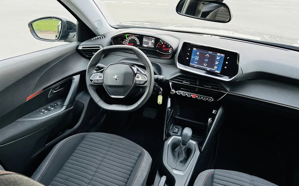 PEUGEOT 2008 - image 6