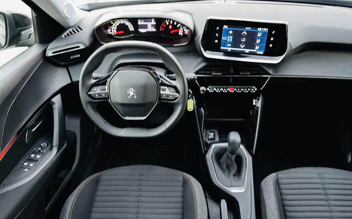 PEUGEOT 2008 - image 9