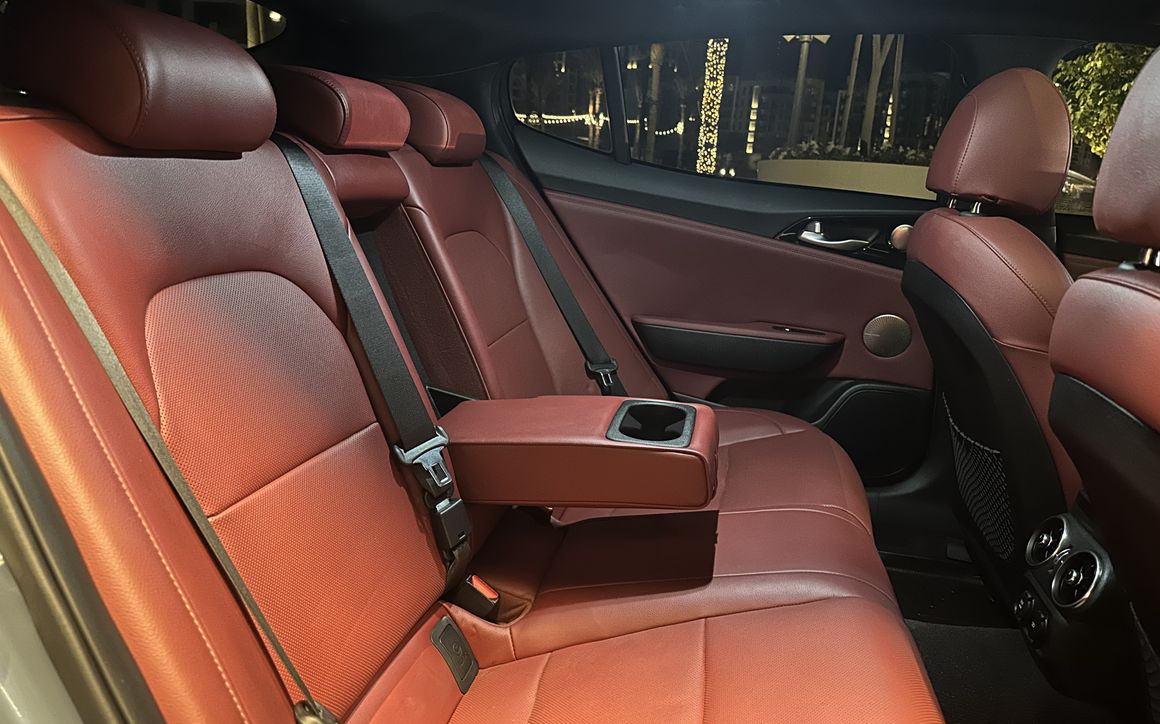 Kia Stinger - image 15