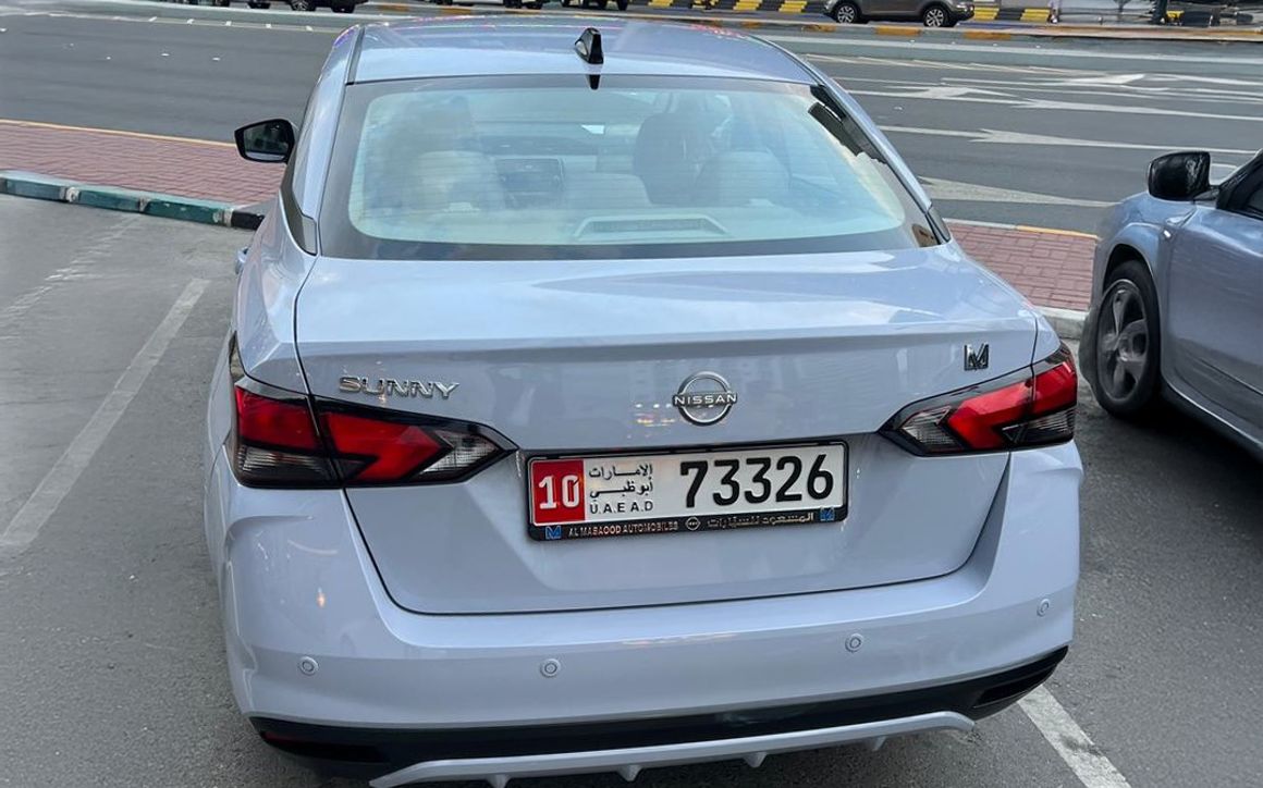 Nissan Sunny - image 3