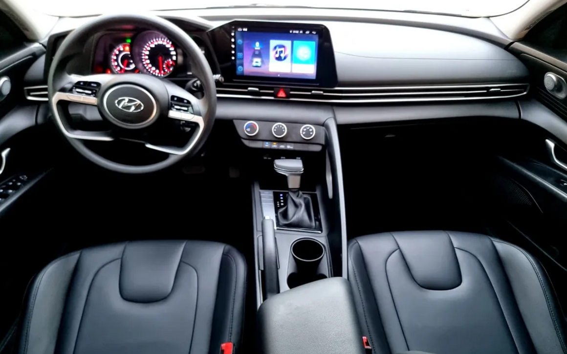 HYUNDAI ELANTRA - image 3